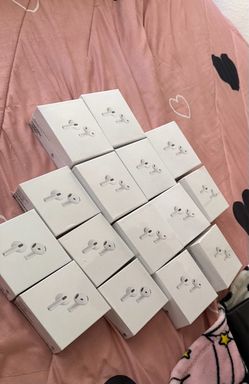 AirPod 4 & AirPods Pro 3