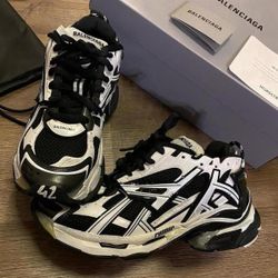 All sizes on the tracks shipping also! I also negotiate prices !