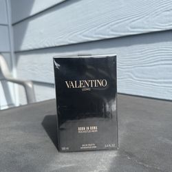 Valentino Born In Roma Rockstud Noir Eau De Toilette
