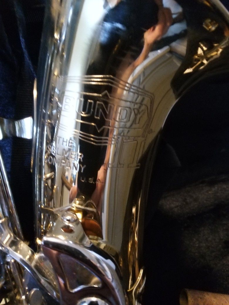 Selmer Bundy 11 Saxophone