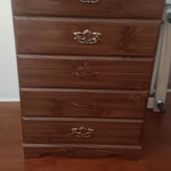 5 drawer  dresser