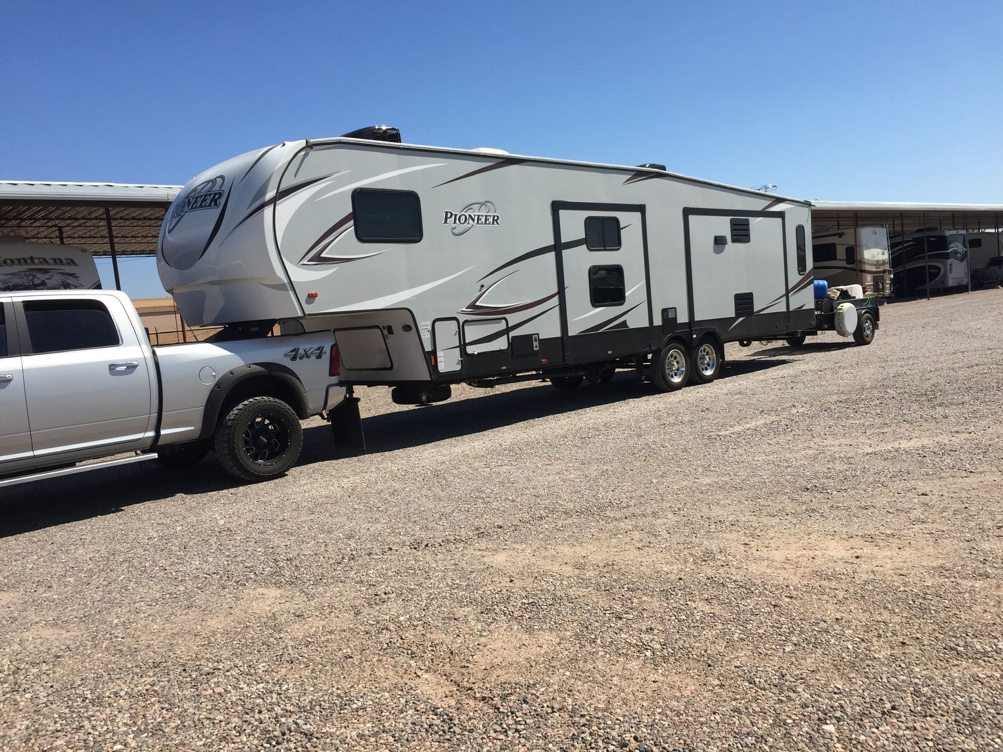 2016/2018 Ram / Pioneer 2500 6.7 l/ Pioneer 355