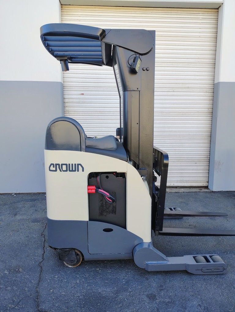 Forklift Crown Electric Reach