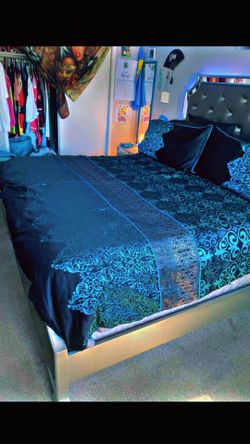 LUXERY KING SIZE BEDROOM SET