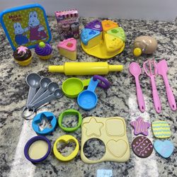 🧁Let’s Get Baking! 36 piece Interactive Baking Set Play Foods, Like-New