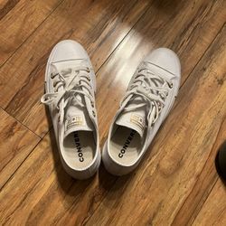 Coverse Women Shoes  Size 6.5 Pick Up In Perris 