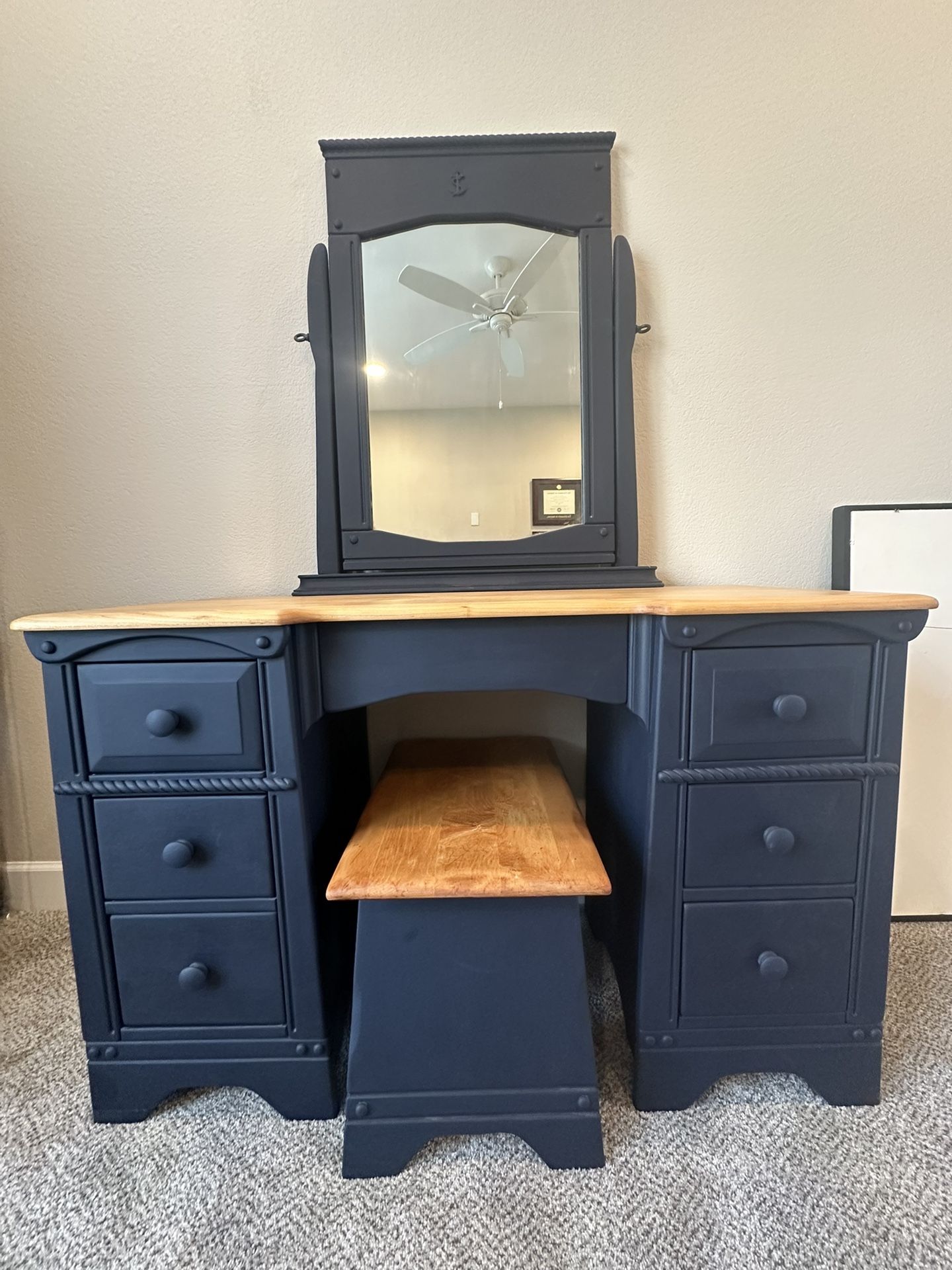 Desk / Vanity