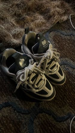 Blue Lv skates size 9