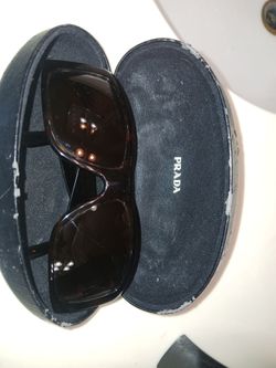 Prada SPR01I sunglasses with case