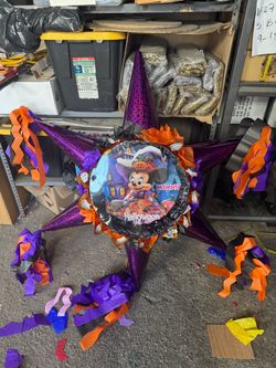 Mickey and Minnie Mouse Halloween 3-d  star piñata