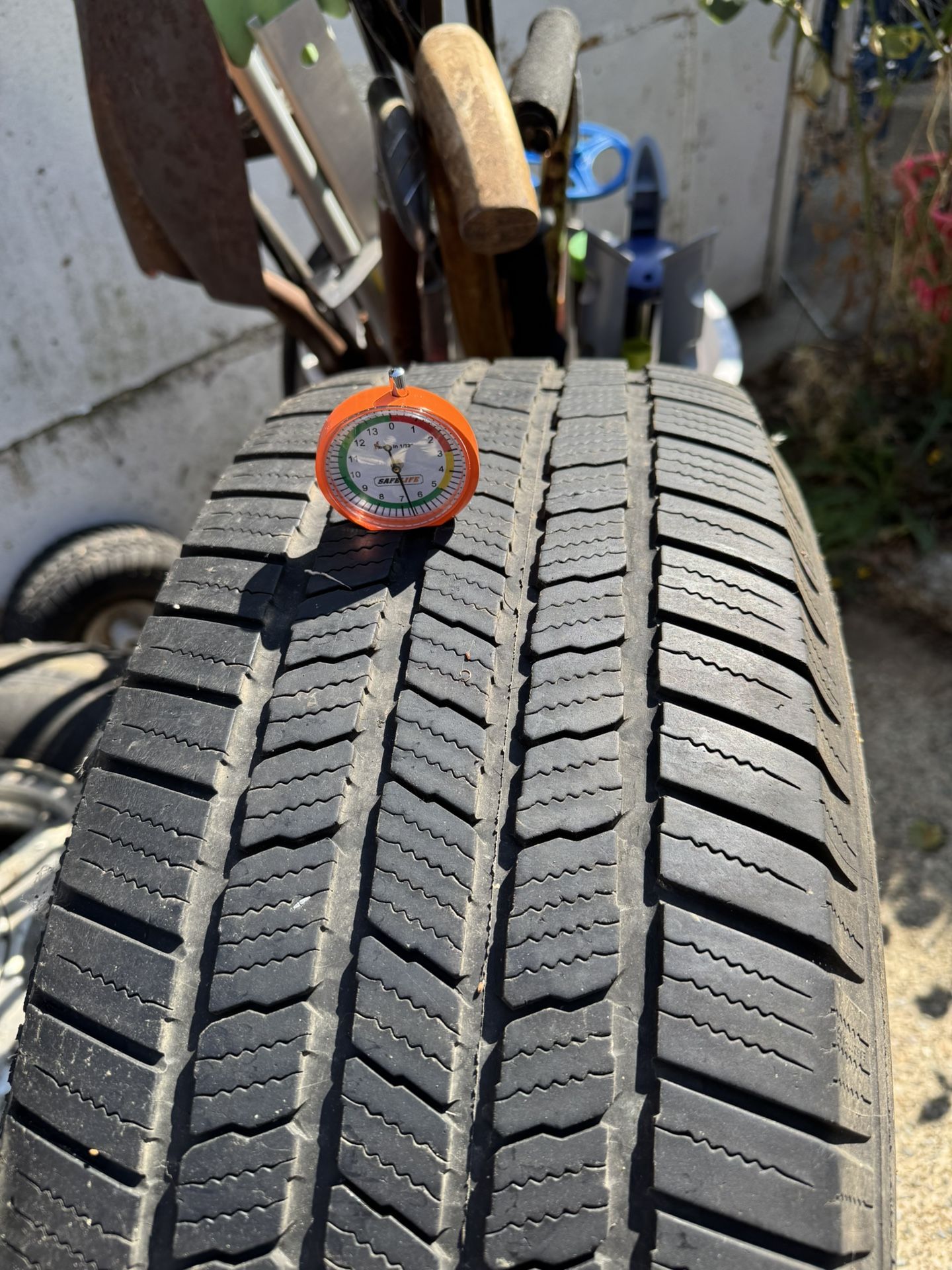 Michelin.  LYX.  m/S2