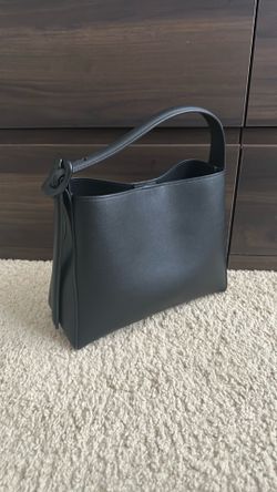 MNGO  Black purse