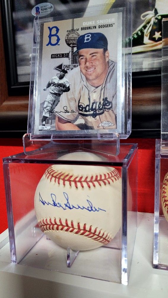 DUKE SNIDER SIGNED BASEBALL AND CARD