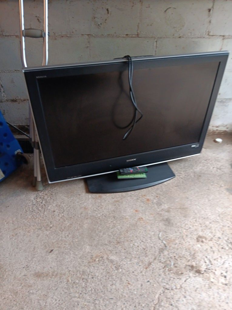 Sony TV 42in Free