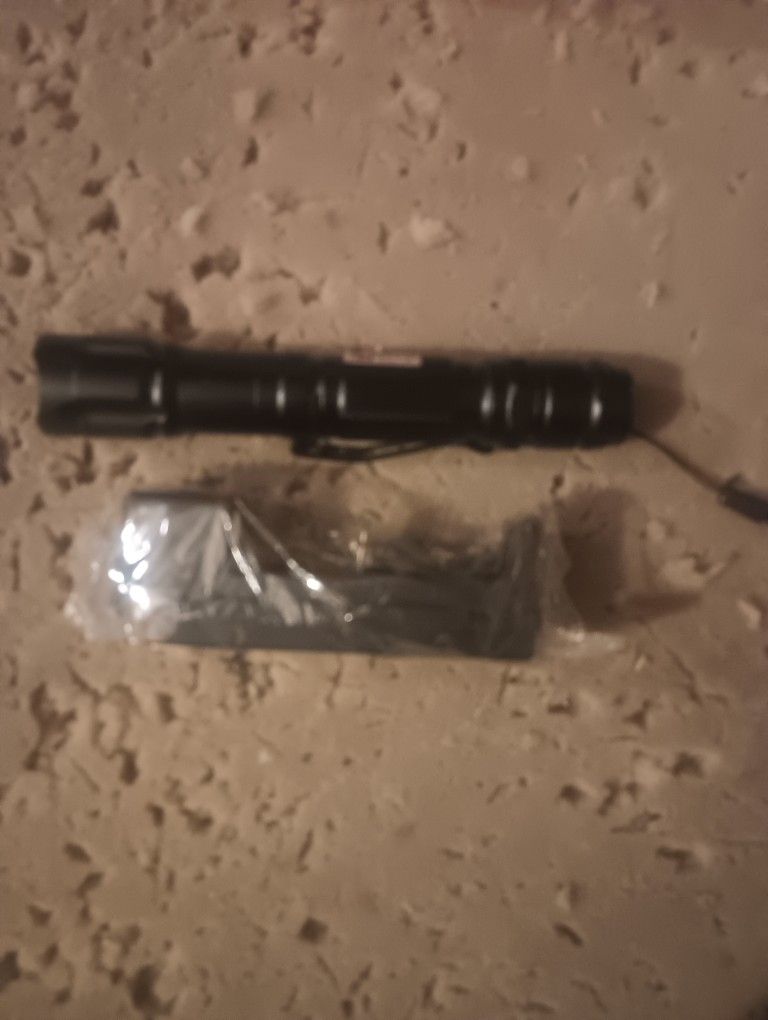 Green Laser With Battery And Charger Brand New In Package