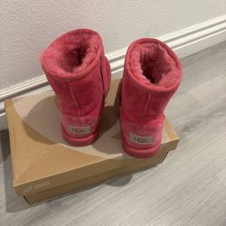 Used UGG Youth Size 1