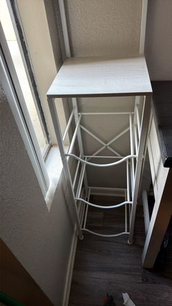 Gallon holder