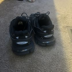 Balenciga Tracks Size 42