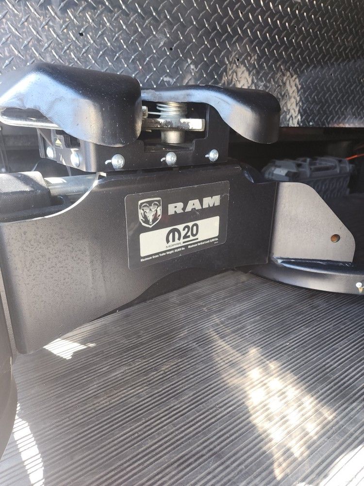 Mopar Ram 5th Wheel Hitch for Sale in Tomball, TX OfferUp