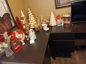 Corner desk