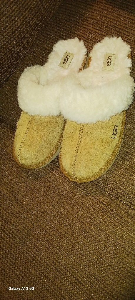 Uggs Used Scuff Slippers Slip-Ons Chestnut Size 6 $15