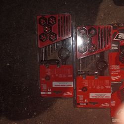 Milwaukee Create & Repair Threads (Metrc) Create & Repair Threads  (SAE) 17 Nitrus Carbide Extreme Metal Blade's Universal Fit