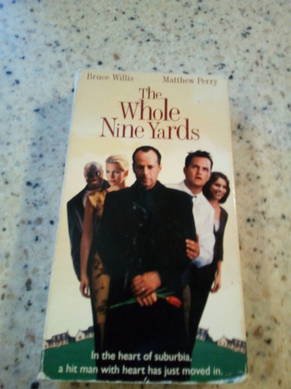 Vintage vhs video tape/ the whole nine yards/ Bruce Willis/ Mathew Perry/ in the heart of suburbia,a hit man with a heart has just moved in
