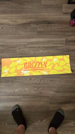 Grizzly skateboard grip tape