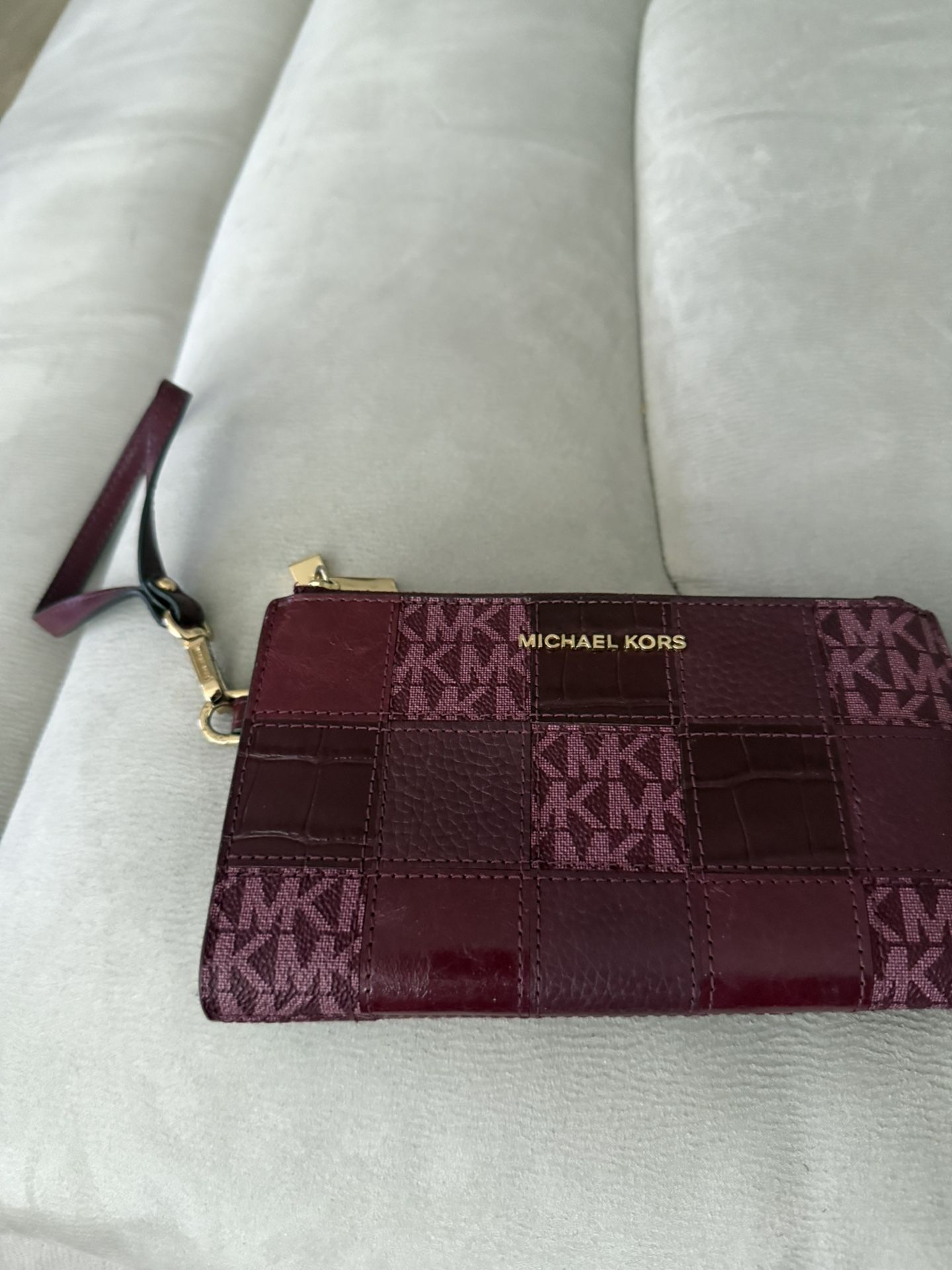 Michael Kors Wristlet Wallet