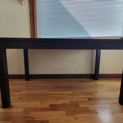 Table (+ four chairs)