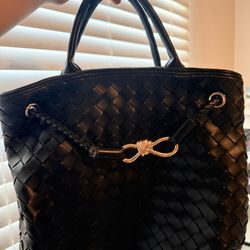 Black Handbag 