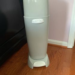 Diaper Trash Bin
