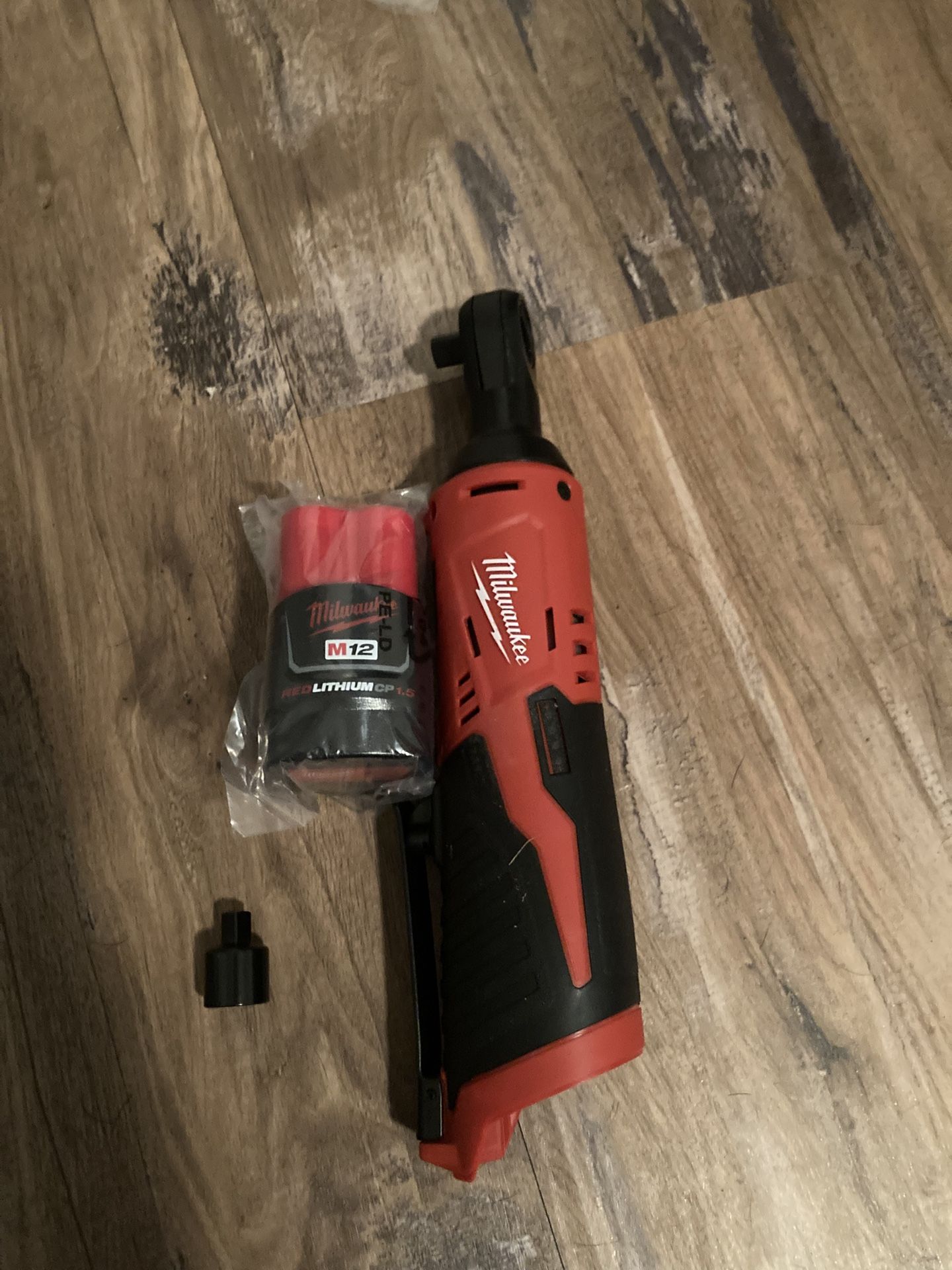 Milwaukee 3/8” Ratchet With Battery