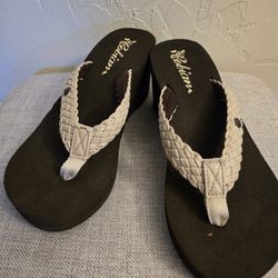 New Cobian ladies Wedge style sandals size 8