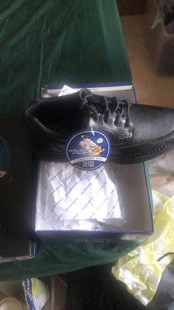 Men’s shoes size 11