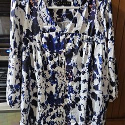 3X womans Abstract Splatter Top