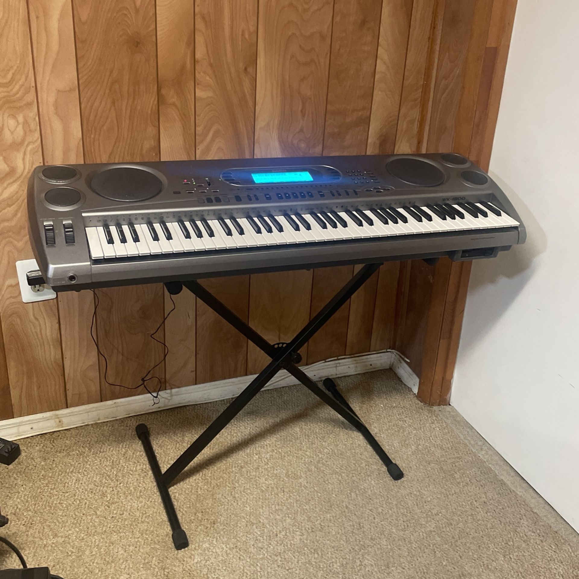piano casio wk-1800 exelente