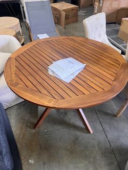 Desert Fields Burke Outdoor Acacia Wood Round Dining Table, Teak Finish