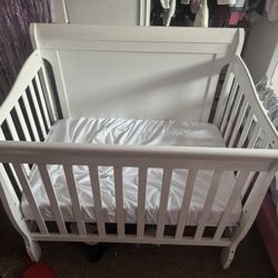 Baby Crib 