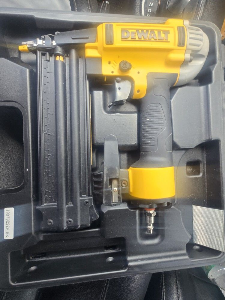 Dewalt Brad Nailer