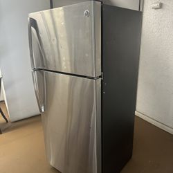 Refrigerator For Sale 