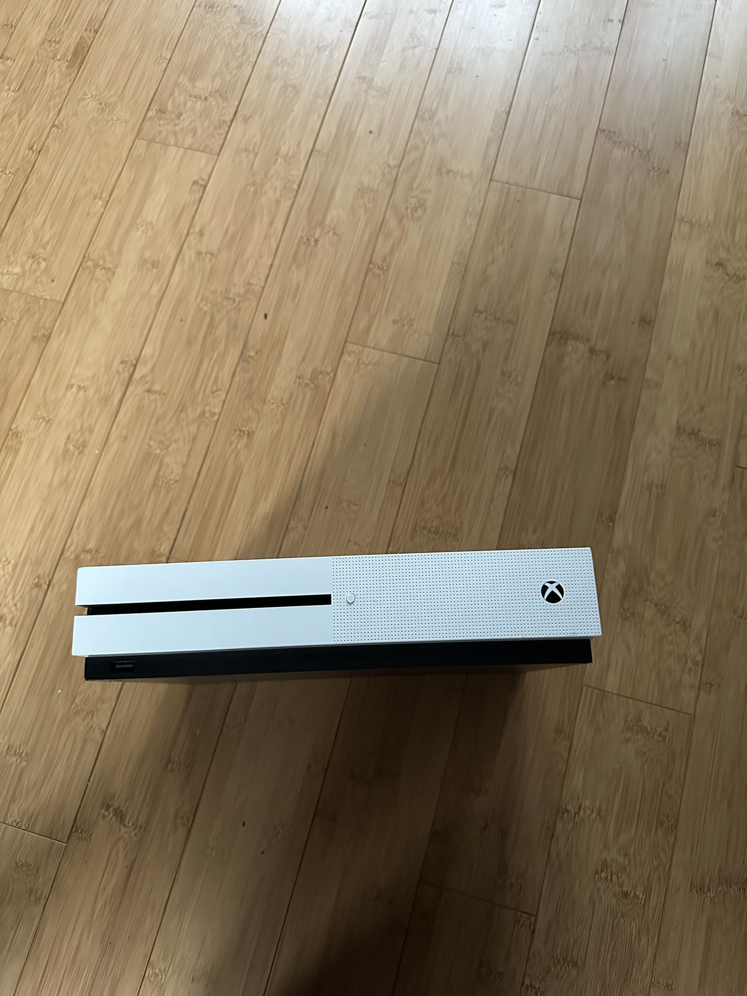 xbox one s with black controller