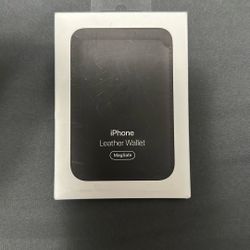iPhone MagSafe  Apple Wallet 
