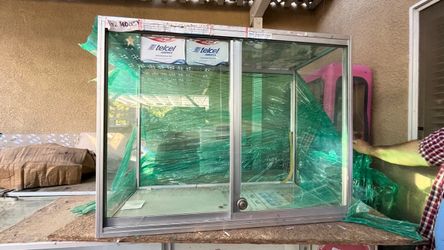 Medium Top Aluminum Display