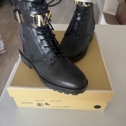 WOMAN MICHEAL KORS BOOTS 