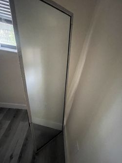 🪞Full-Length Mirror with Stand - Black Metal & Glitter Detail