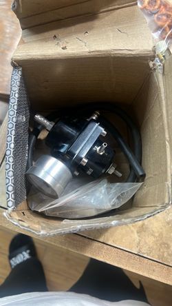 Adjustable Fuel Pressure Regulator with Gauge