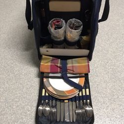 Navy Blue Insulated Picnic Cooler with Service for 4 on Wheels