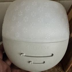 Scentsy oil diffuser