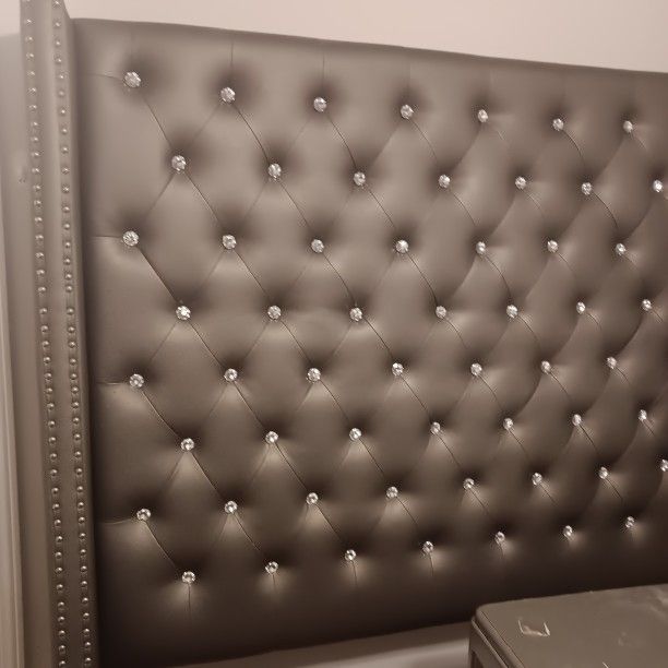 Queen Bed Set